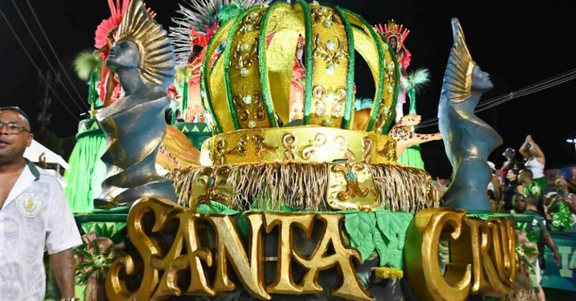 Santa Cruz vence a Série Prata e garante retorno à Sapucaí no Carnaval 2027