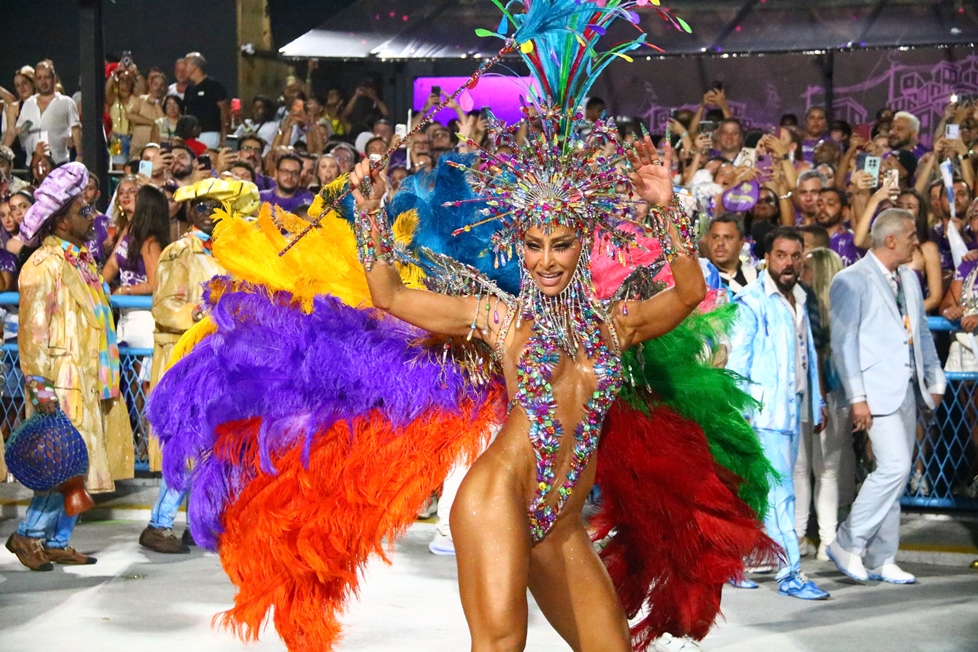 Sabrina Sato renova com Vila Isabel e continua como Rainha de Bateria em 2027